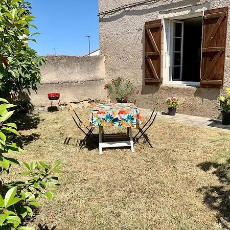 Joli studio en rez-de-chaussée Pradines  Extérieur photo